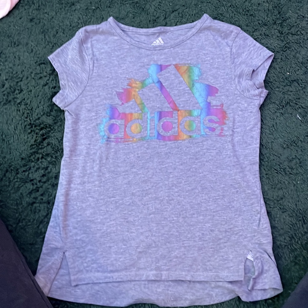 Short sleeve T-shirt adidas gray 7/8 small never worn